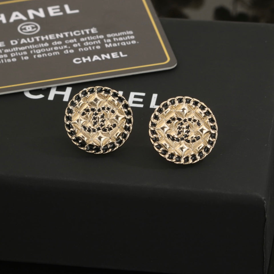 18K CC Diamond Round Earrings