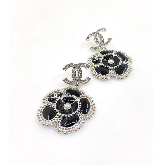 18K CC Black Pearl Camellia Earrings