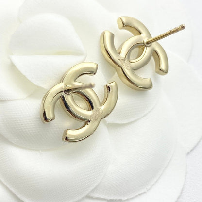 18K CC 25P Gold Earrings