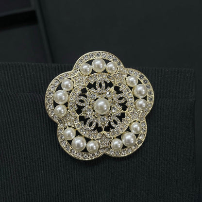 18K CC Camellia Diamond Pearl Brooch