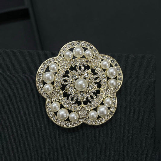 18K CC Camellia Diamond Pearl Brooch