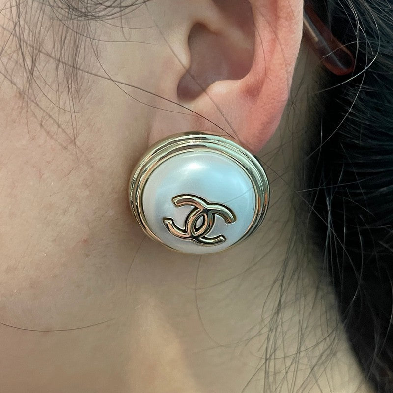 18K CC Round Gold Earrings
