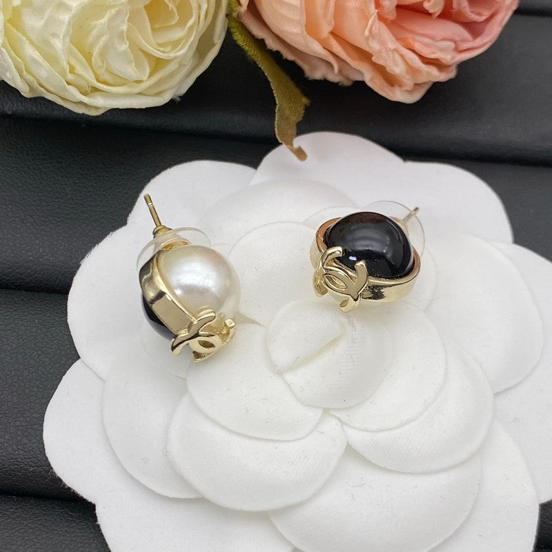 18K CC Black & White Pearl Gold Earrings