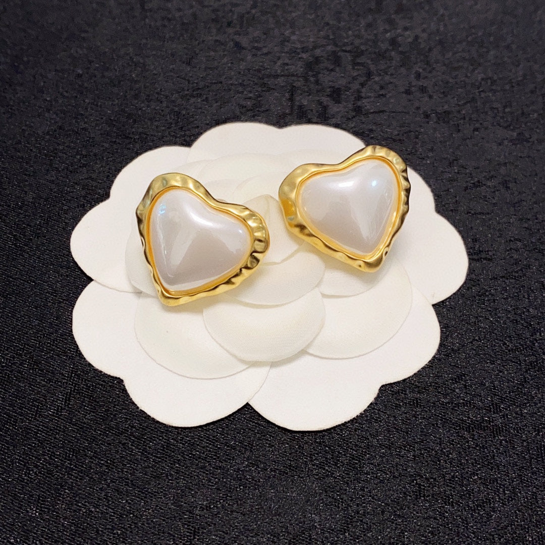 18K CC Heart Pearl Earrings