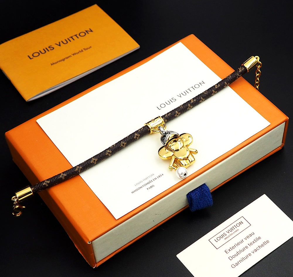 18K Louis Vivienne Pearls Bracelet