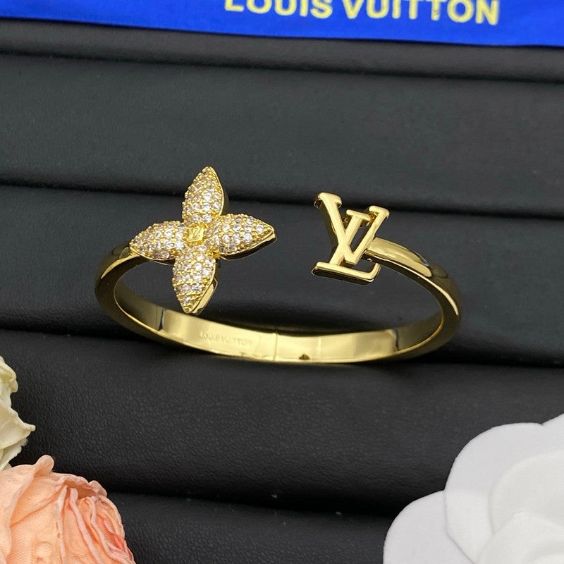 18K Louis  Blossom Open Bracelet