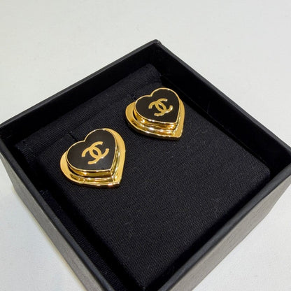 18K CC 26P Black & Red Heart Earrings