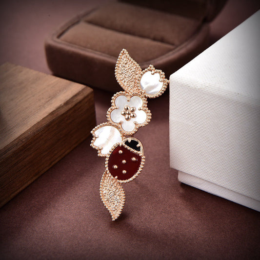 18K Lucky Spring Clip Brooch