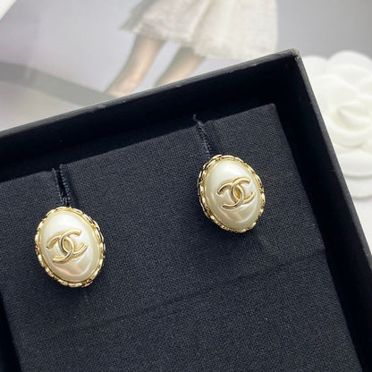 18K CC Oval Pearl Gold Earrings