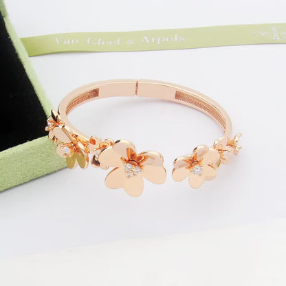 18K Frivole Seven Flowers Bracelet