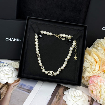 18K CC 25B Pearl Heart Choker Necklace
