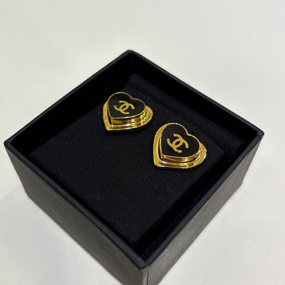 18K CC 26P Black & Red Heart Earrings