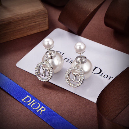 18K CD Tribales White Resin Pearls Earrings