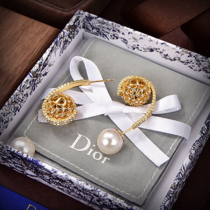 18K CD Tribales White Resin Pearls Earrings