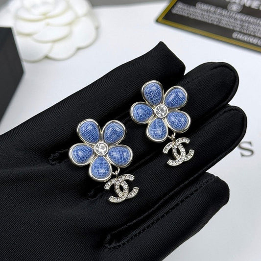 18K CC 26C Blue Flower Diamond Earrings