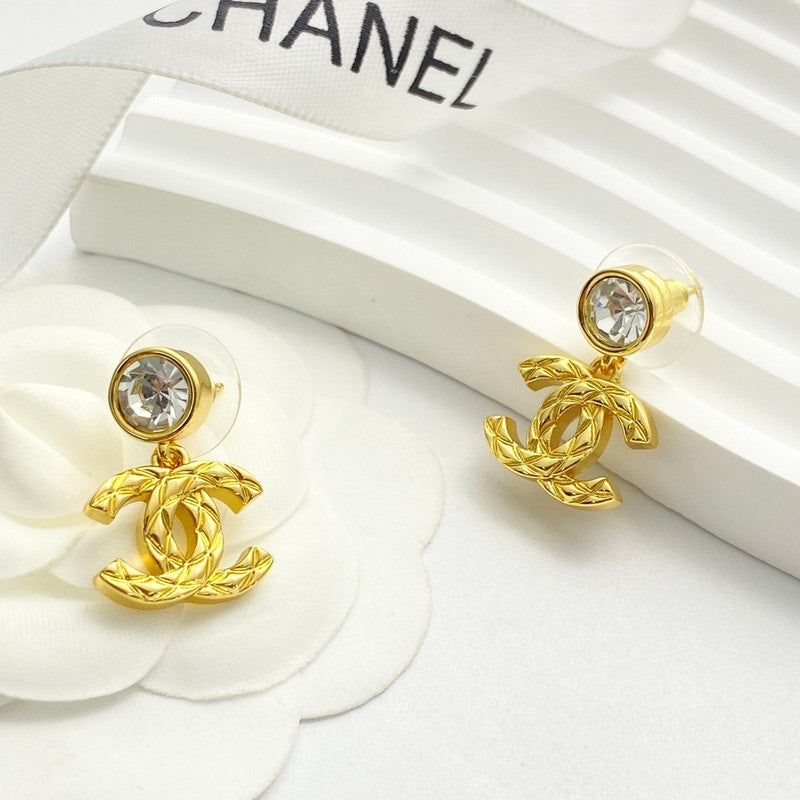18K CC 26A Diamond Gold Earrings