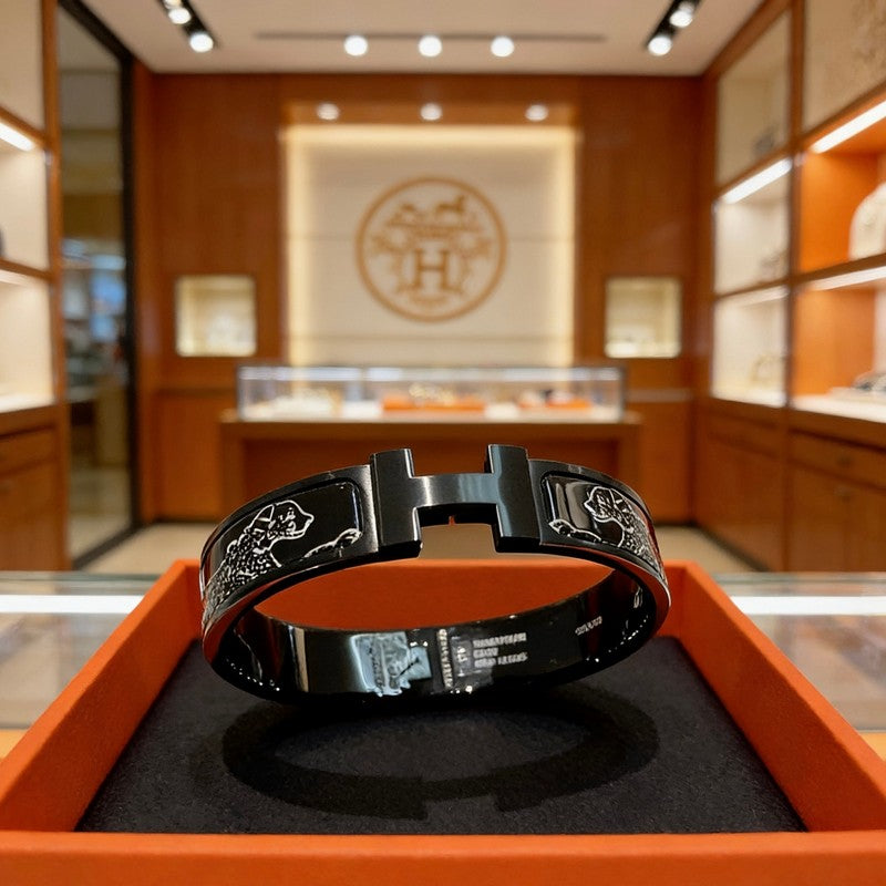 Clic HH Black Color Bracelet