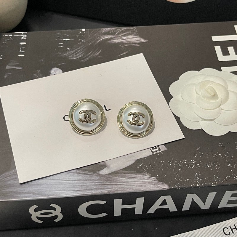 18K CC Round Gold Earrings