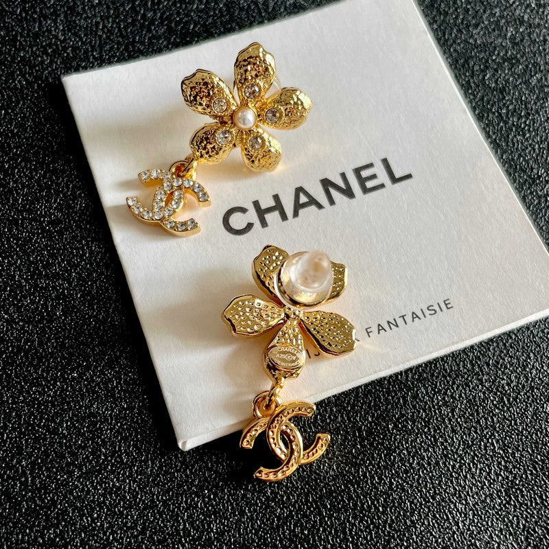 18K CC Diamond Flower Gold Earrings