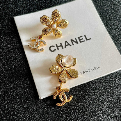 18K CC Diamond Flower Gold Earrings