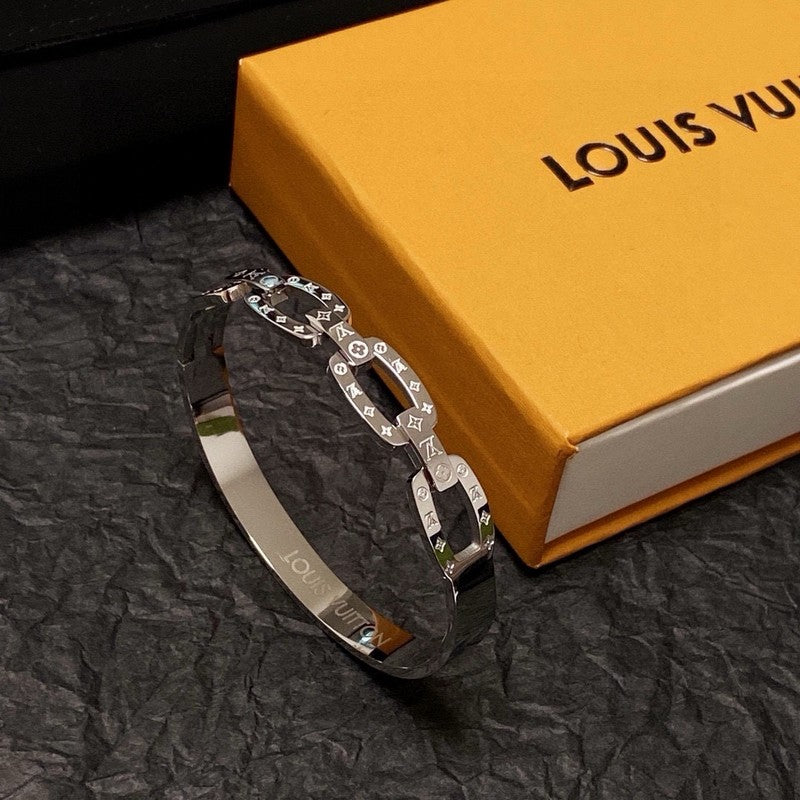 18K Louis White Gold Bracelet