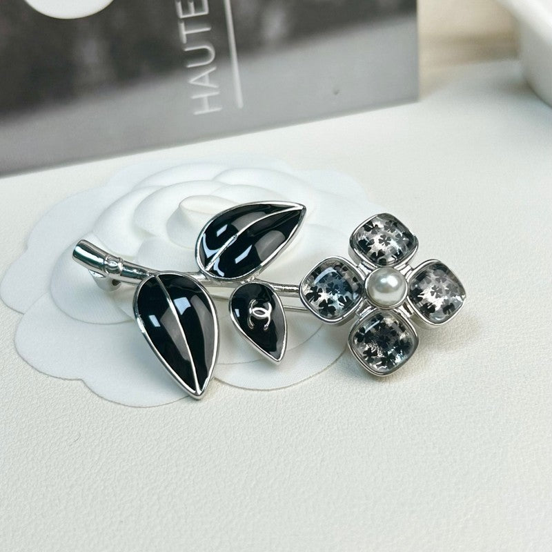 18K CC Black Four Leaf Clover Crystal Brooch