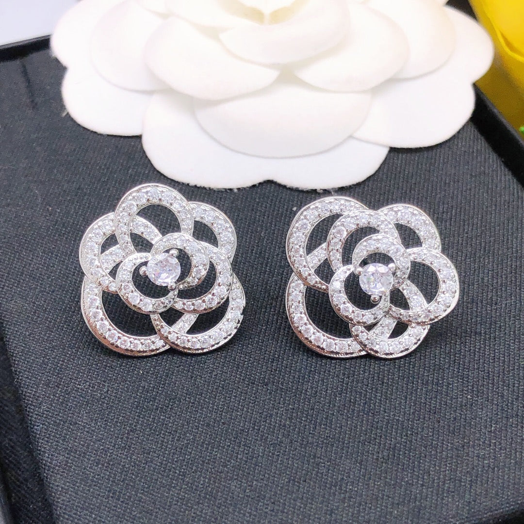 18K CC Camellia Diamond Earrings