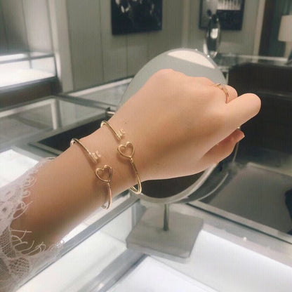 18K T Heart Key Wire Bracelet