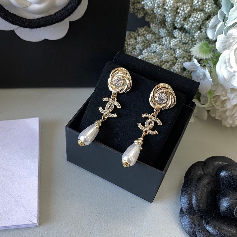 18K CC Camellia Diamond Earrings