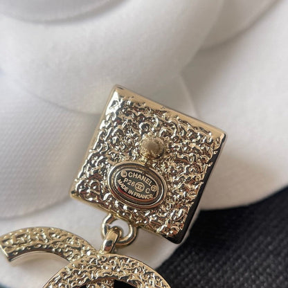 18K CC 26C Black & White Pearl Gold Earrings