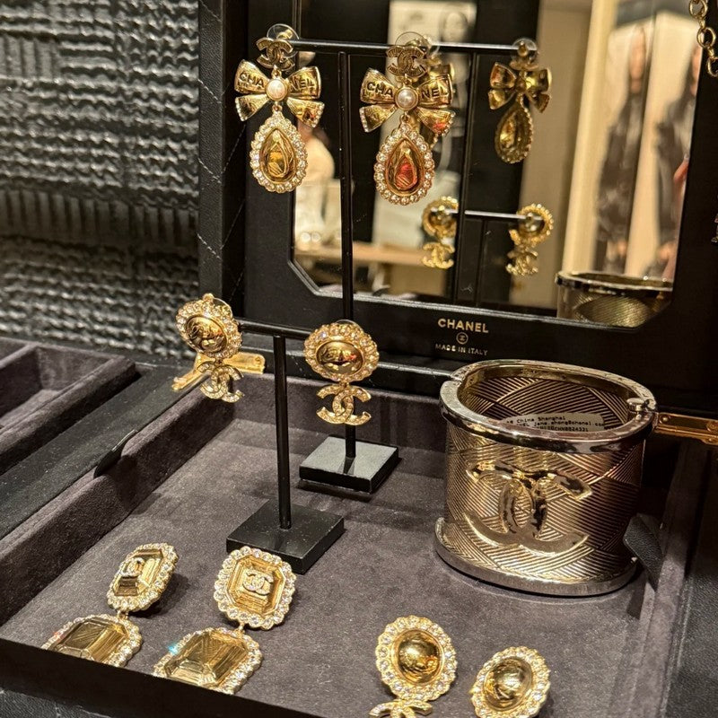 18K CC 25K Golden Bow Earrings