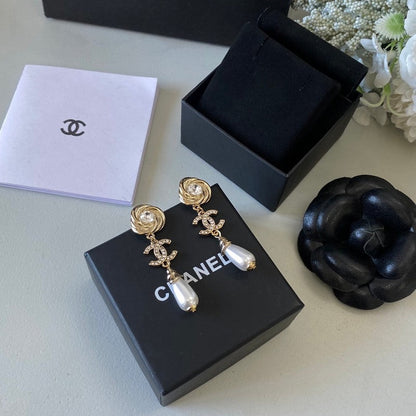 18K CC Camellia Diamond Earrings